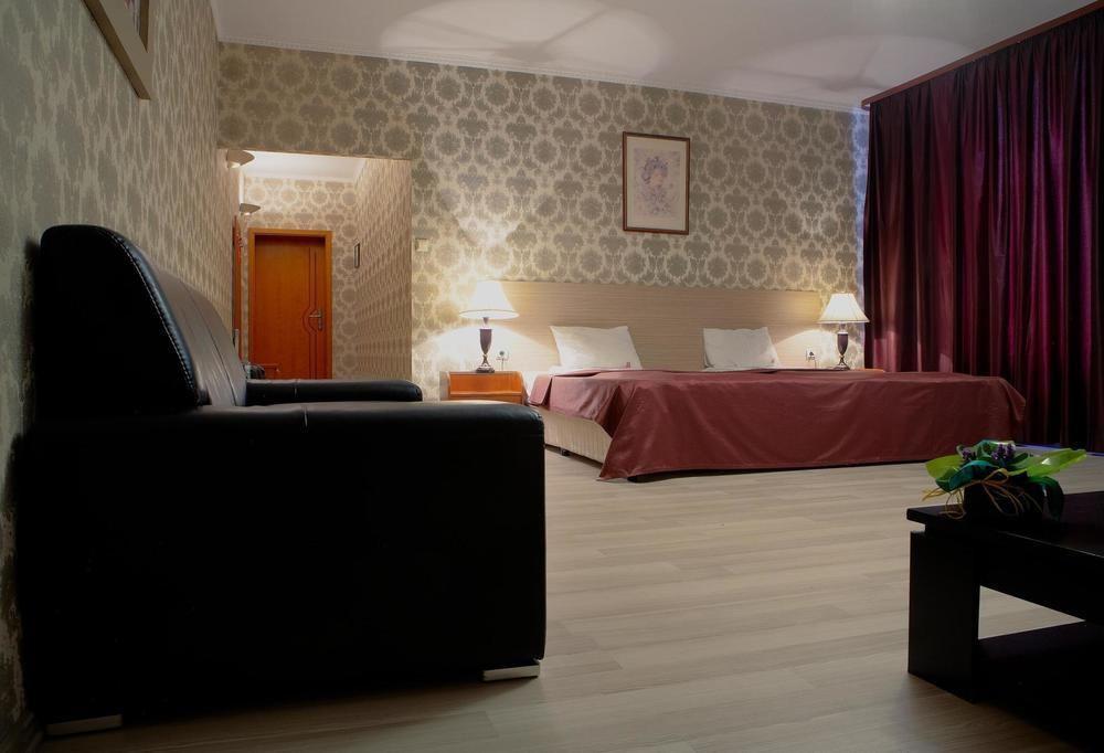 Maxim Boutique Hotel Sofia Exterior photo