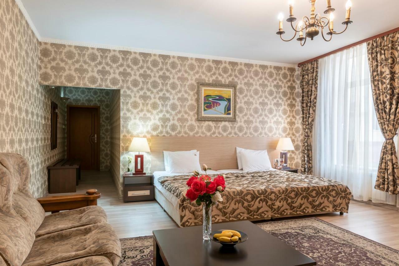 Maxim Boutique Hotel Sofia Exterior photo